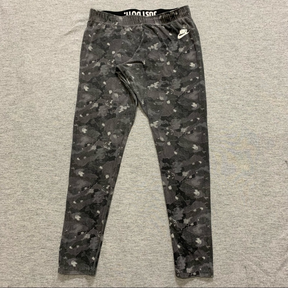 Nike Grey Camo Swirl Leggings Women’s Size XL